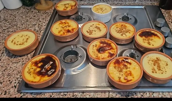 Fırında Üzeri Nar Gibi Yanık Anne Sütlacı tarifi